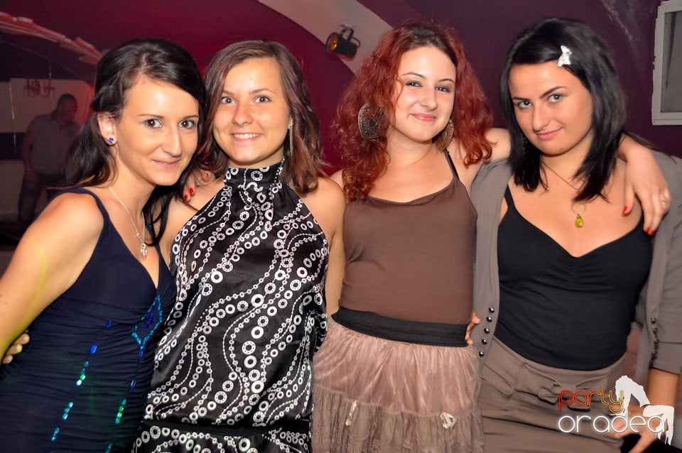 Saturday Night Party în Atti's,