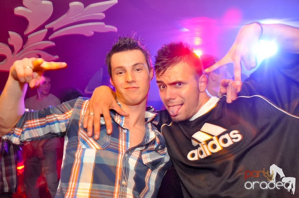 Saturday Night Party în Atti's,