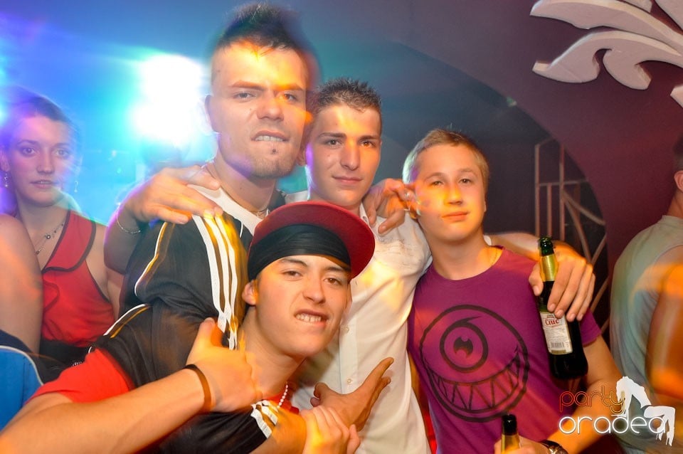 Saturday Night Party în Atti's,