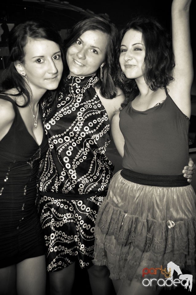 Saturday Night Party în Atti's,