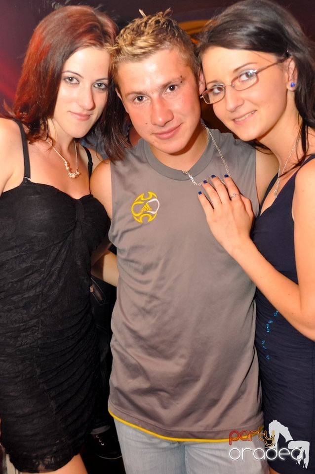 Saturday Night Party în Atti's,