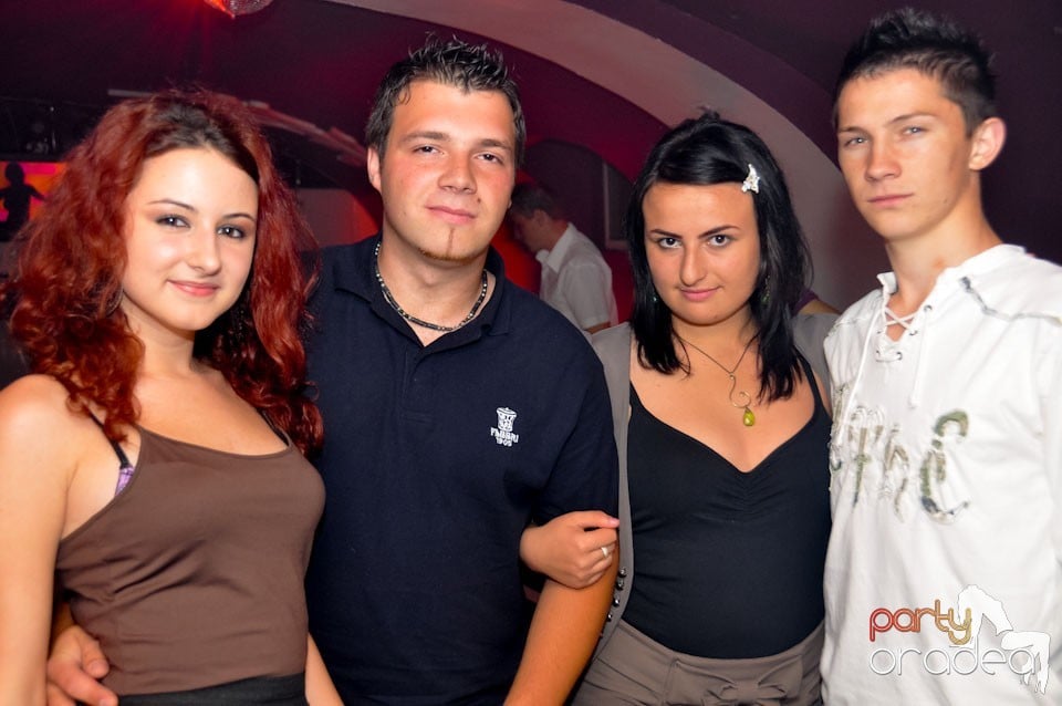 Saturday Night Party în Atti's,
