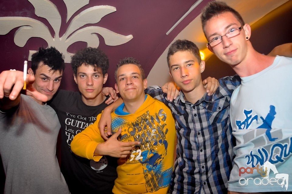 Saturday Night Party în Atti's,