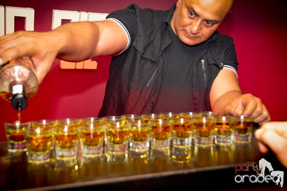 Saturday Night Party în Atti's,