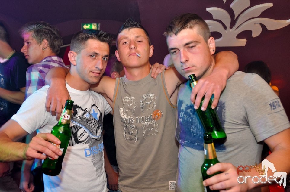 Saturday Night Party în Atti's,