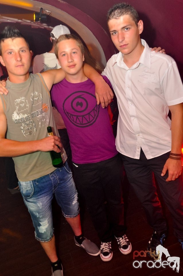 Saturday Night Party în Atti's,
