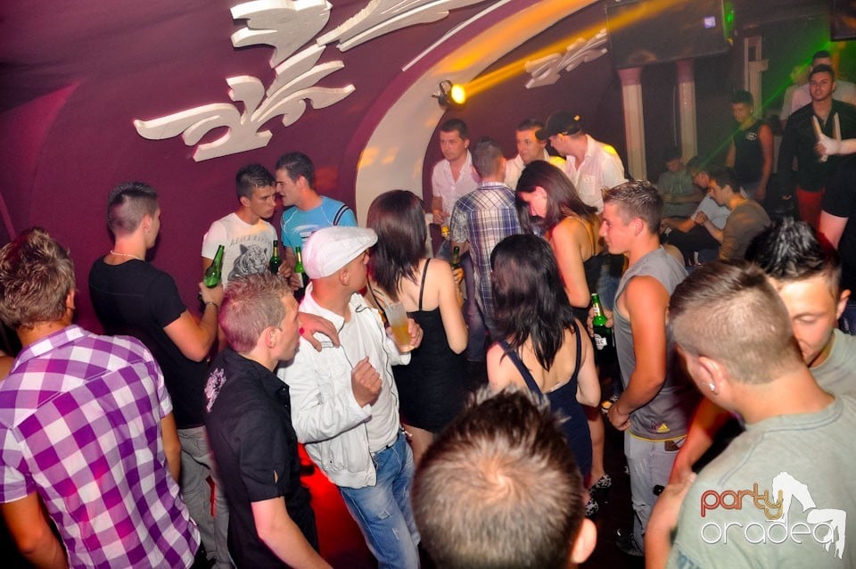 Saturday Night Party în Atti's,