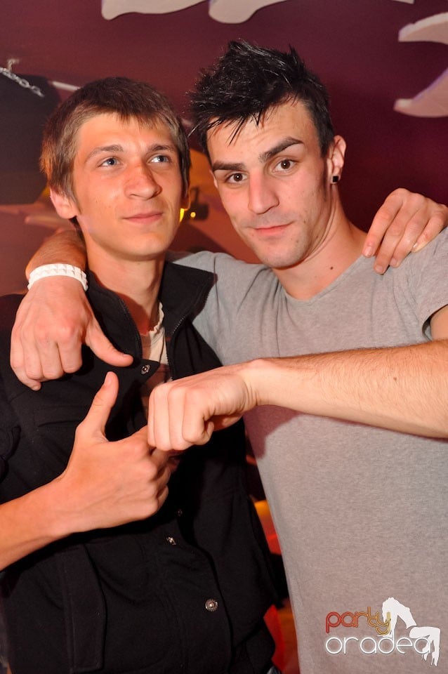Saturday Night Party în Atti's,