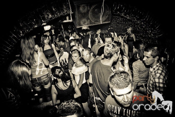Saturday Night Party în Club Escape,