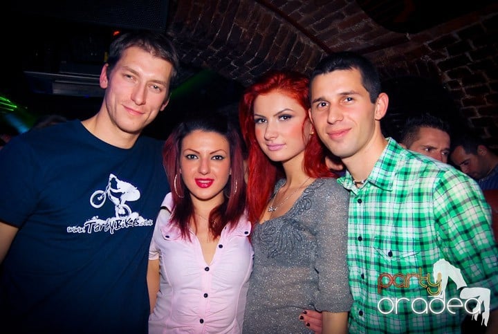 Saturday Night Party în Club Escape,