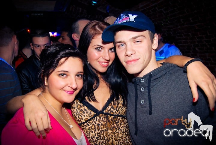 Saturday Night Party în Club Escape,
