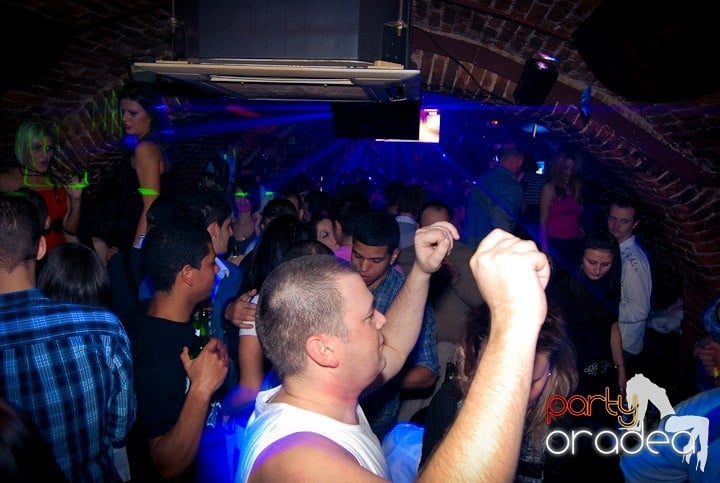 Saturday Night Party în Club Escape,