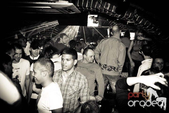 Saturday Night Party în Club Escape, 