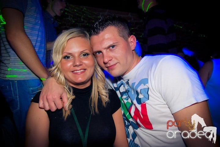 Saturday Night Party în Club Escape,