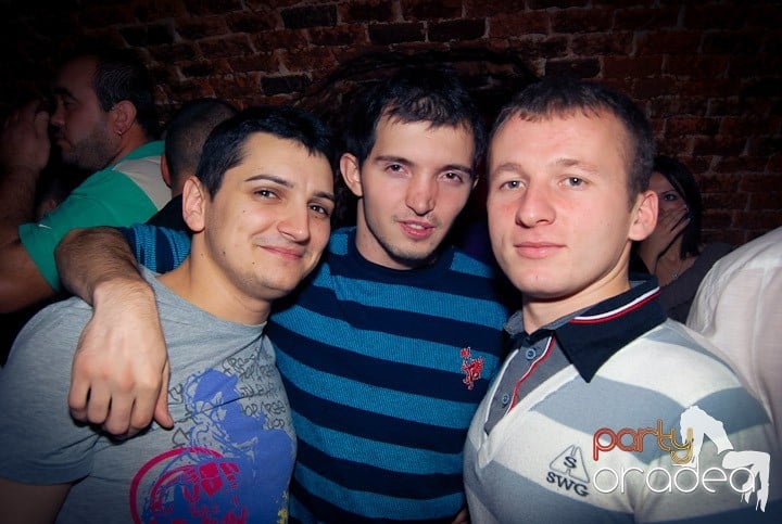 Saturday Night Party în Club Escape,