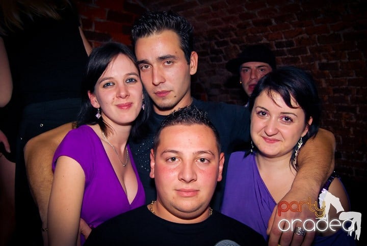Saturday Night Party în Club Escape,