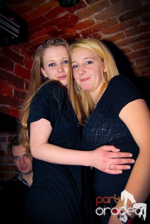 Saturday Night Party în Club Escape,