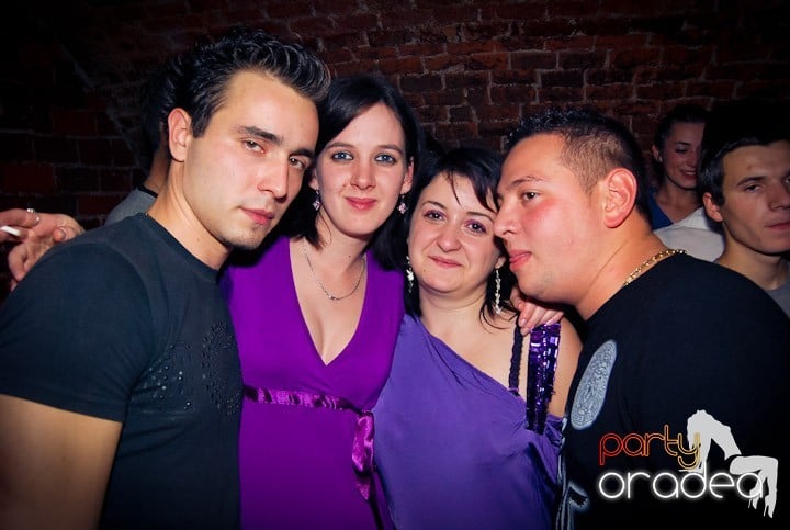 Saturday Night Party în Club Escape,