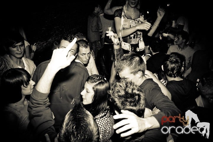 Saturday Night Party în Club Escape,
