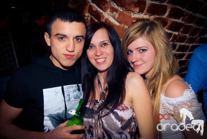 Saturday Night Party în Club Escape,