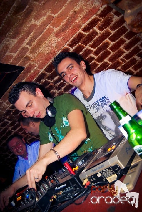 Saturday Night Party în Club Escape,