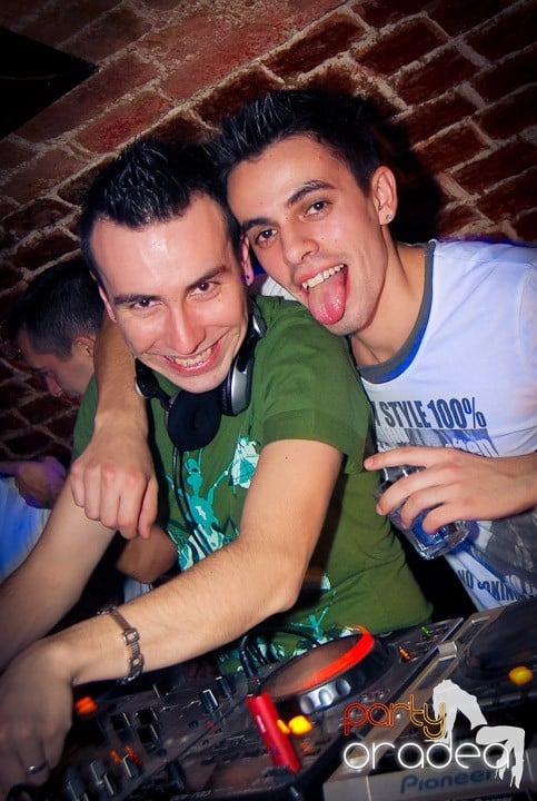 Saturday Night Party în Club Escape,