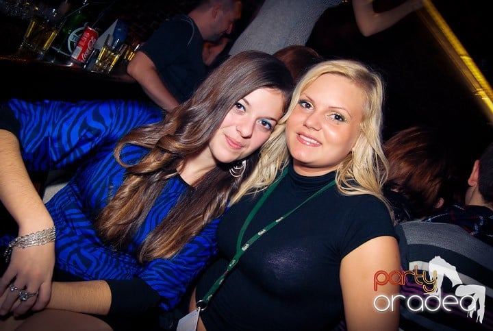Saturday Night Party în Club Escape,