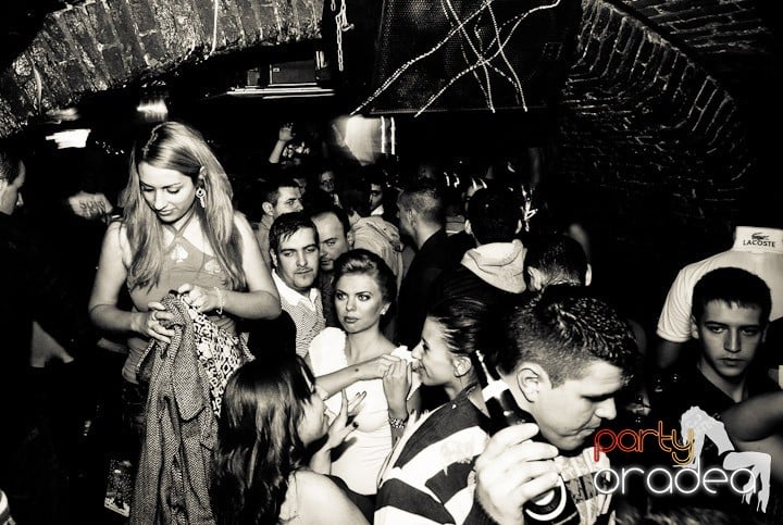 Saturday Night Party în Club Escape,