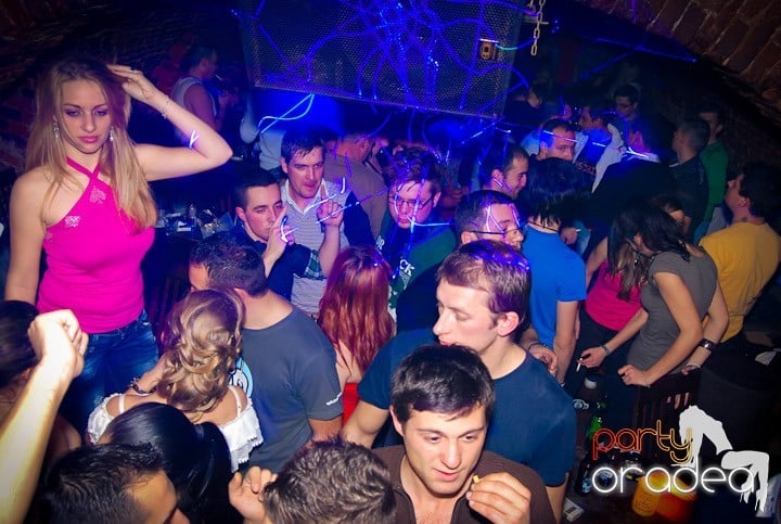 Saturday Night Party în Club Escape,