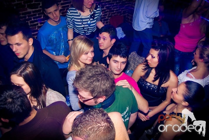 Saturday Night Party în Club Escape,
