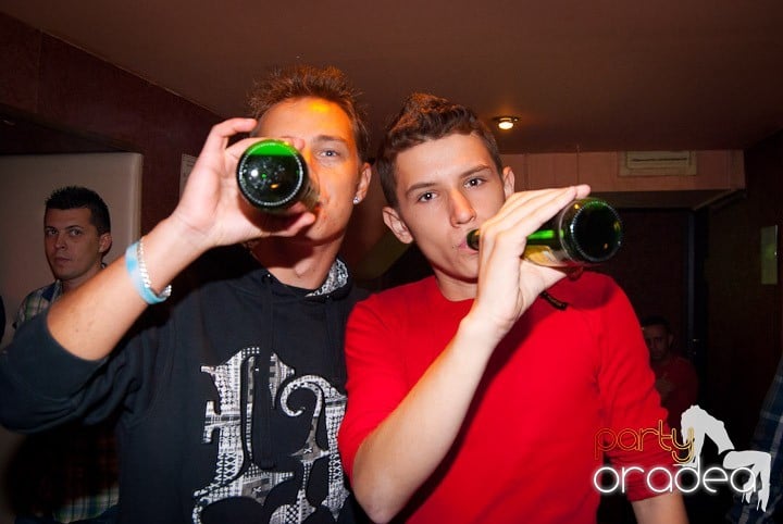 Saturday Night Party în Club Seven, 