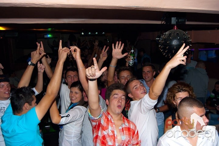 Saturday Night Party în Club Seven, 