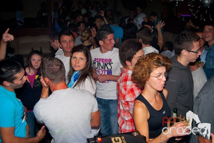 Saturday Night Party în Club Seven, 