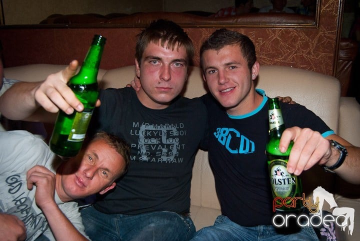 Saturday Night Party în Club Seven, 