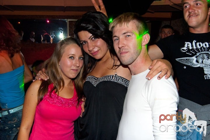 Saturday Night Party în Club Seven, 