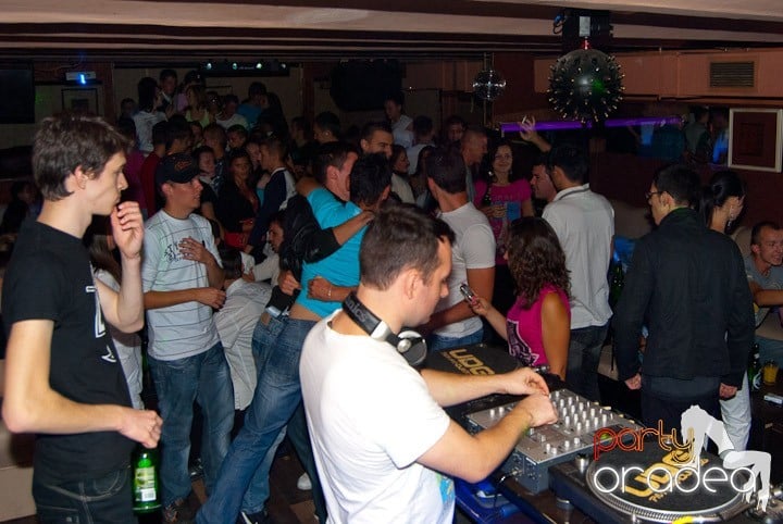 Saturday Night Party în Club Seven, 