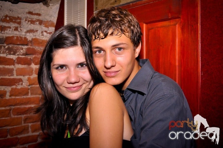 Saturday Night Party în Escape,