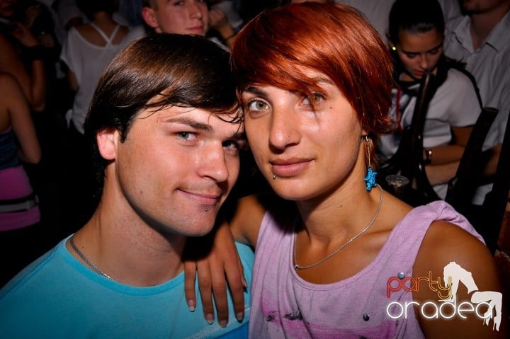 Saturday Night Party în Escape,