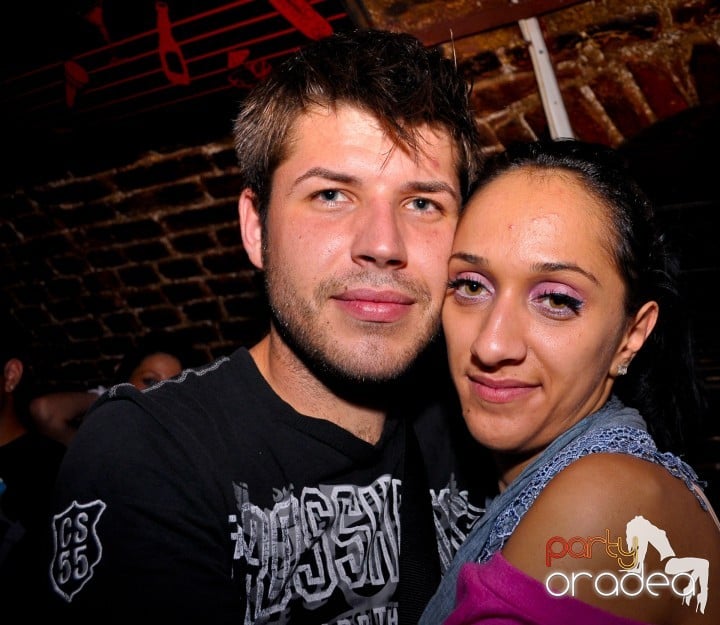 Saturday Night Party în Escape,