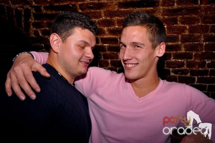 Saturday Night Party în Escape,