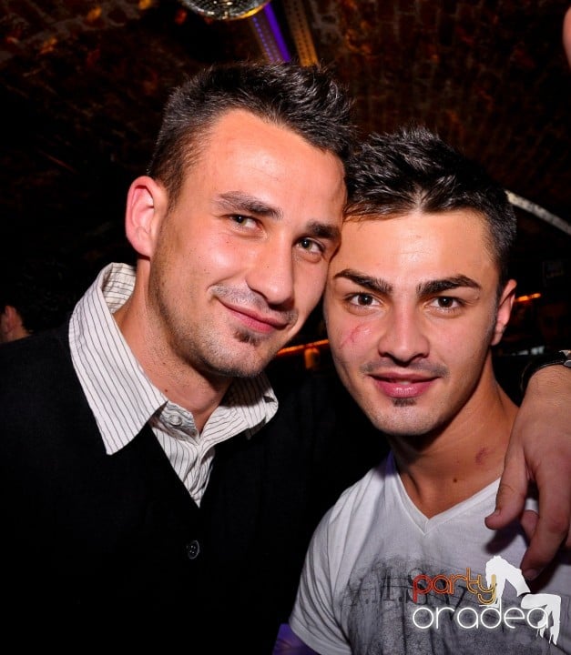 Saturday Night Party în Escape,