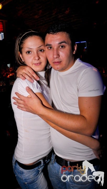 Saturday Night Party în Escape,