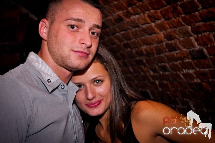 Saturday Night Party în Escape,