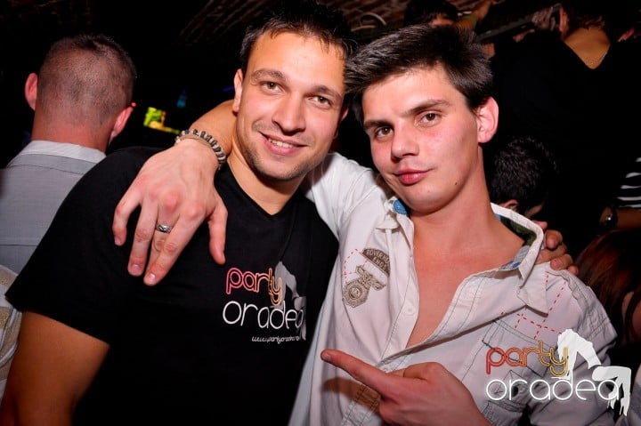 Saturday Night Party în Escape,