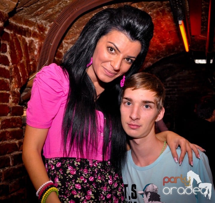 Saturday Night Party în Escape,