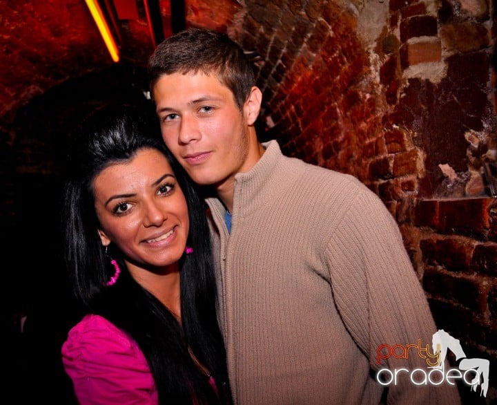 Saturday Night Party în Escape,