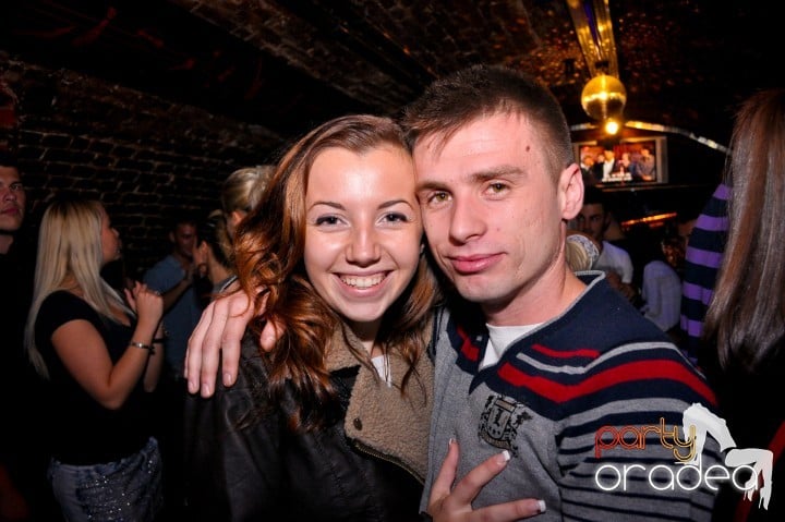 Saturday Night Party în Escape,
