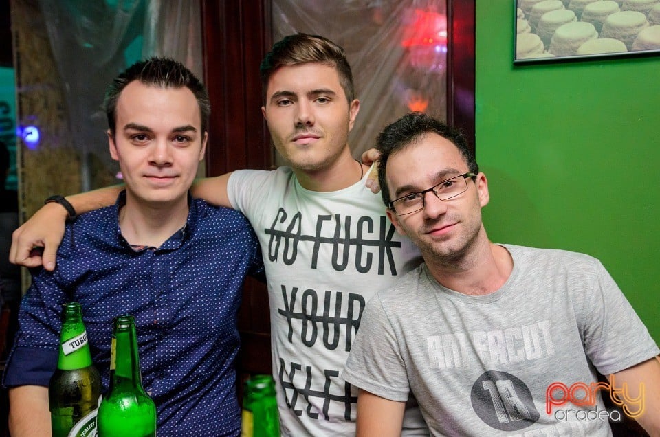 Saturday Night Party, Green Pub