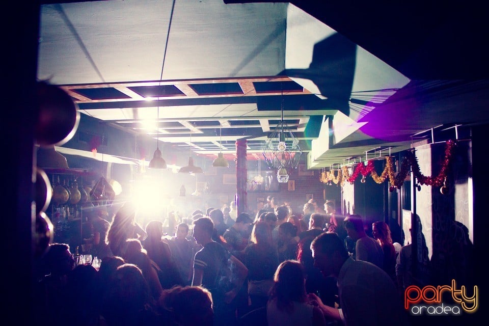 Saturday Night Party, Green Pub