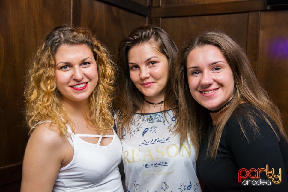 Saturday Night Party, Green Pub